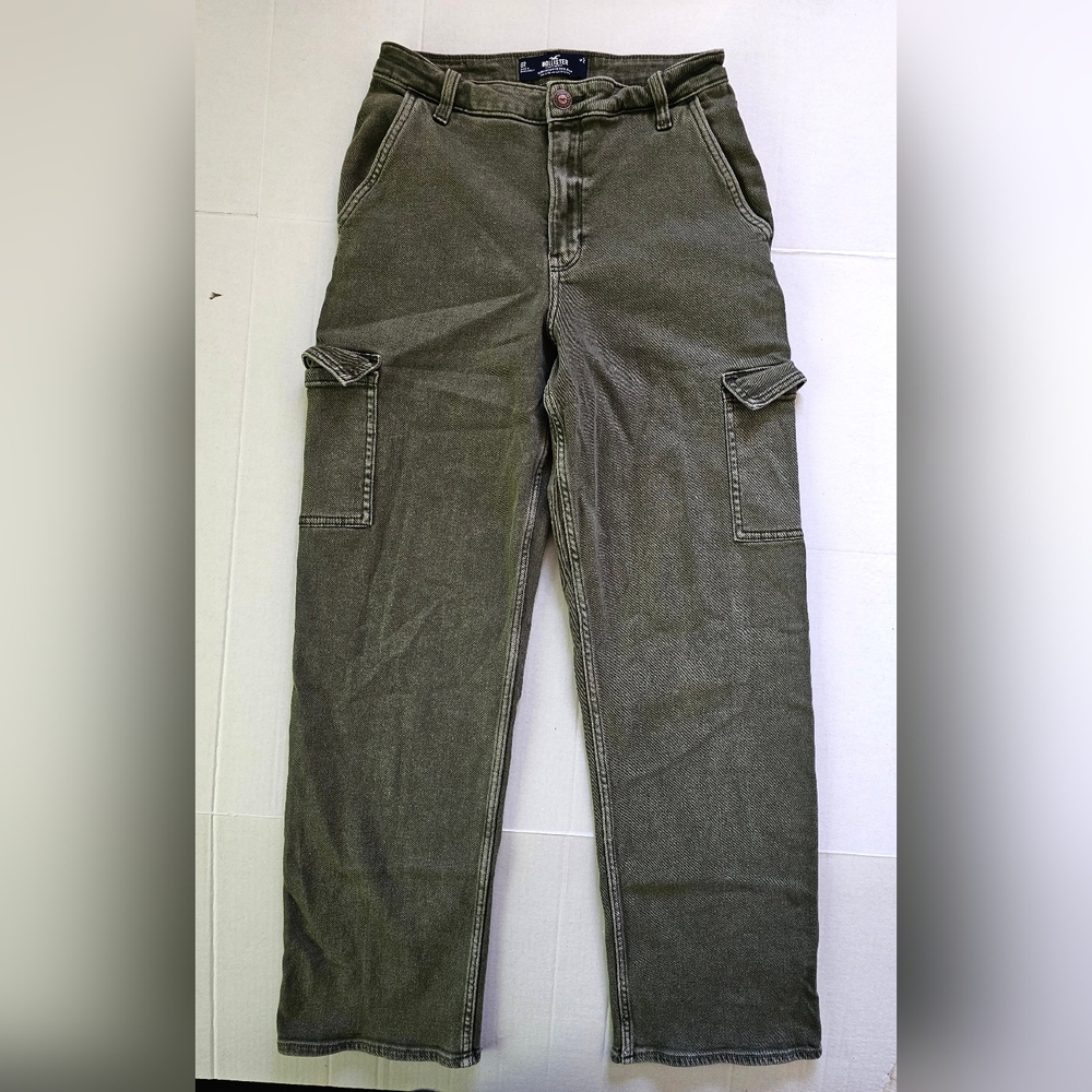 Women's  Hollister  jeans  size  8R.